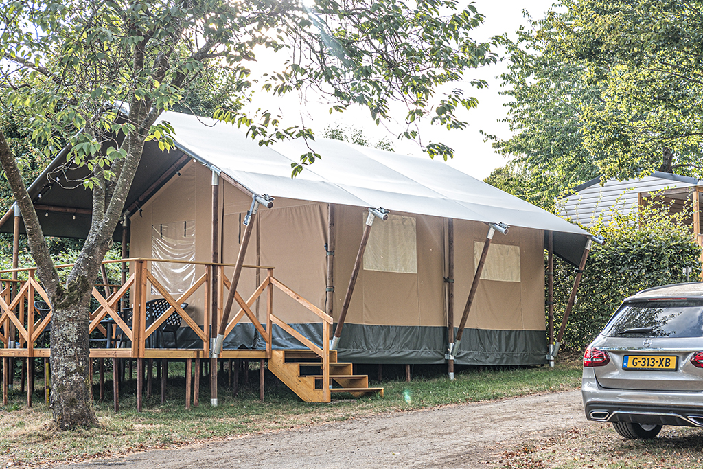 Prestigieus Buitenshuis Ijveraar Safaritent XL - Camping Belle-Vue 2000